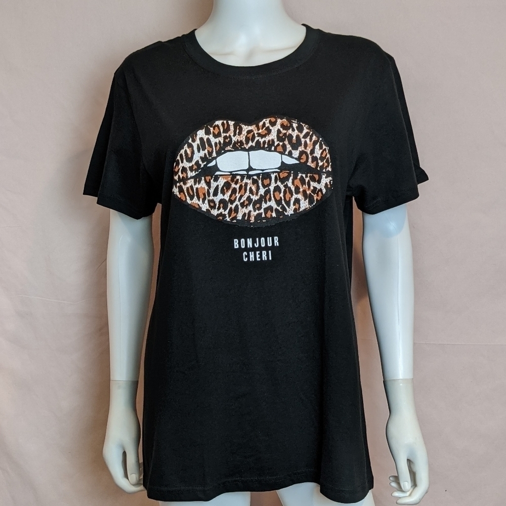 Boohoo Short Sleeve Leopard Lips Slogan Tee in Black size Small